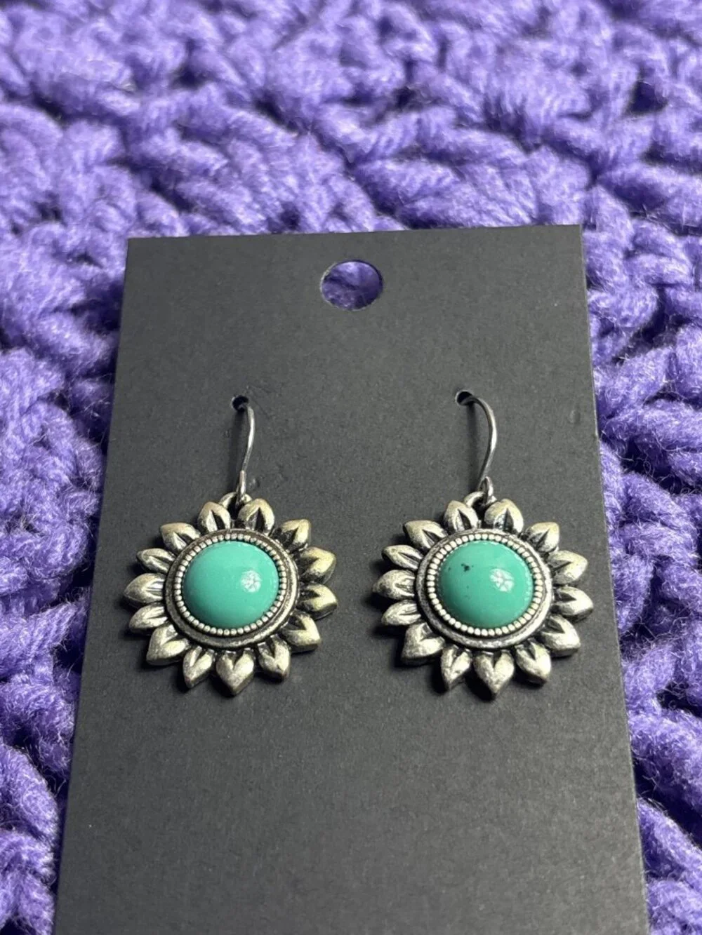 Faux Turquoise Cabochon Silvertone Sunflower Dangle Earrings 7/8 inch